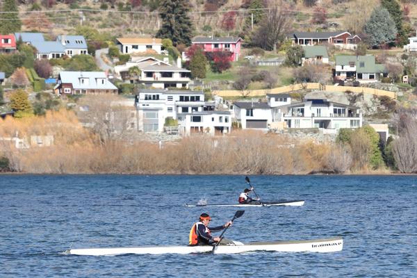 Paddling the Frankton Arm of Lake wakatipu